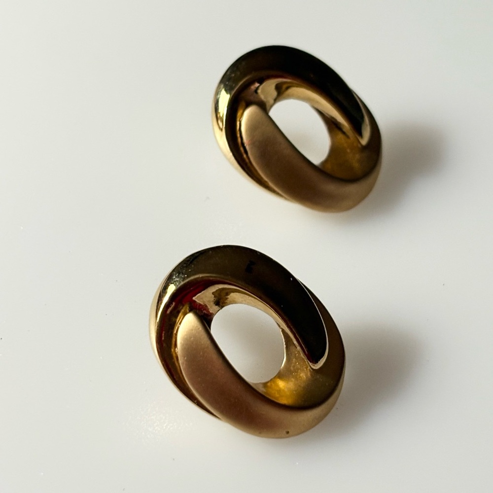 Vintage Gold-tone Matte Shiny Stamped Thailand Post Earrings - Picture 4 of 12